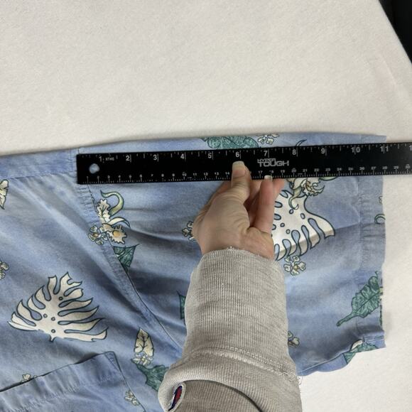 OP Sport Short Sleeve Hawaiian Shirt Mens XL Travel Blue Abstract Floral Relaxed - Picture 12 of 13